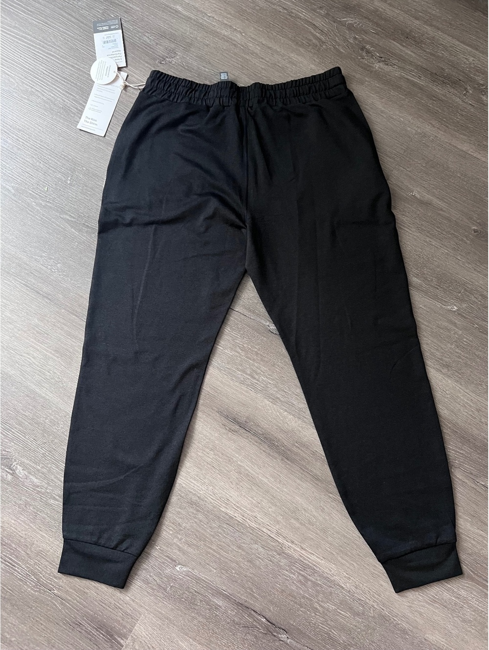 Vuori women’s performance jogger - black Heather